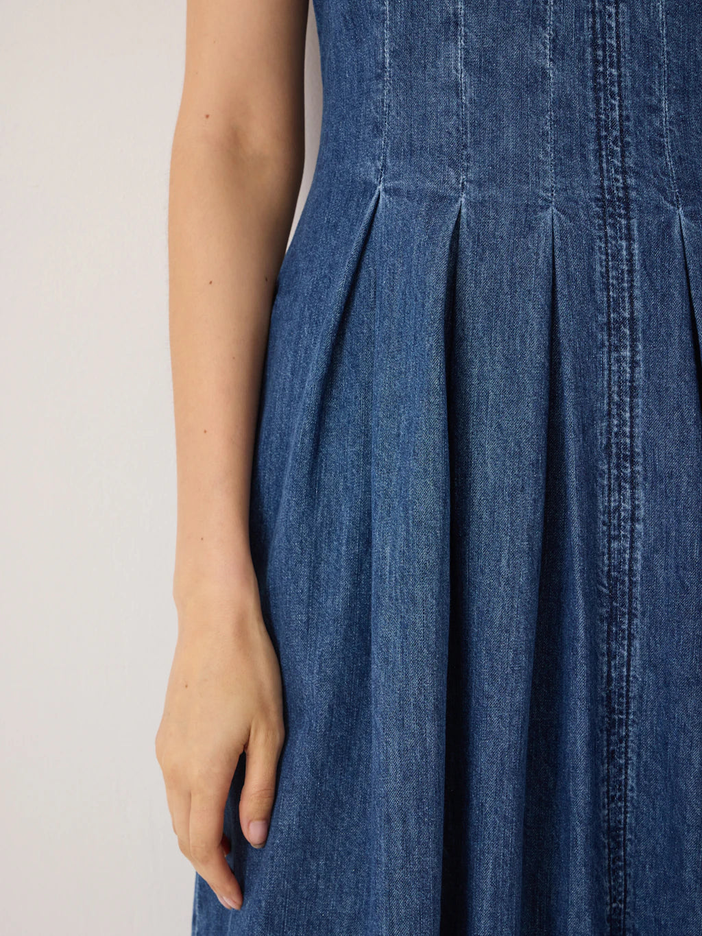 Priya Denim Pleated Midi Dress - Mid Authentic Wash
