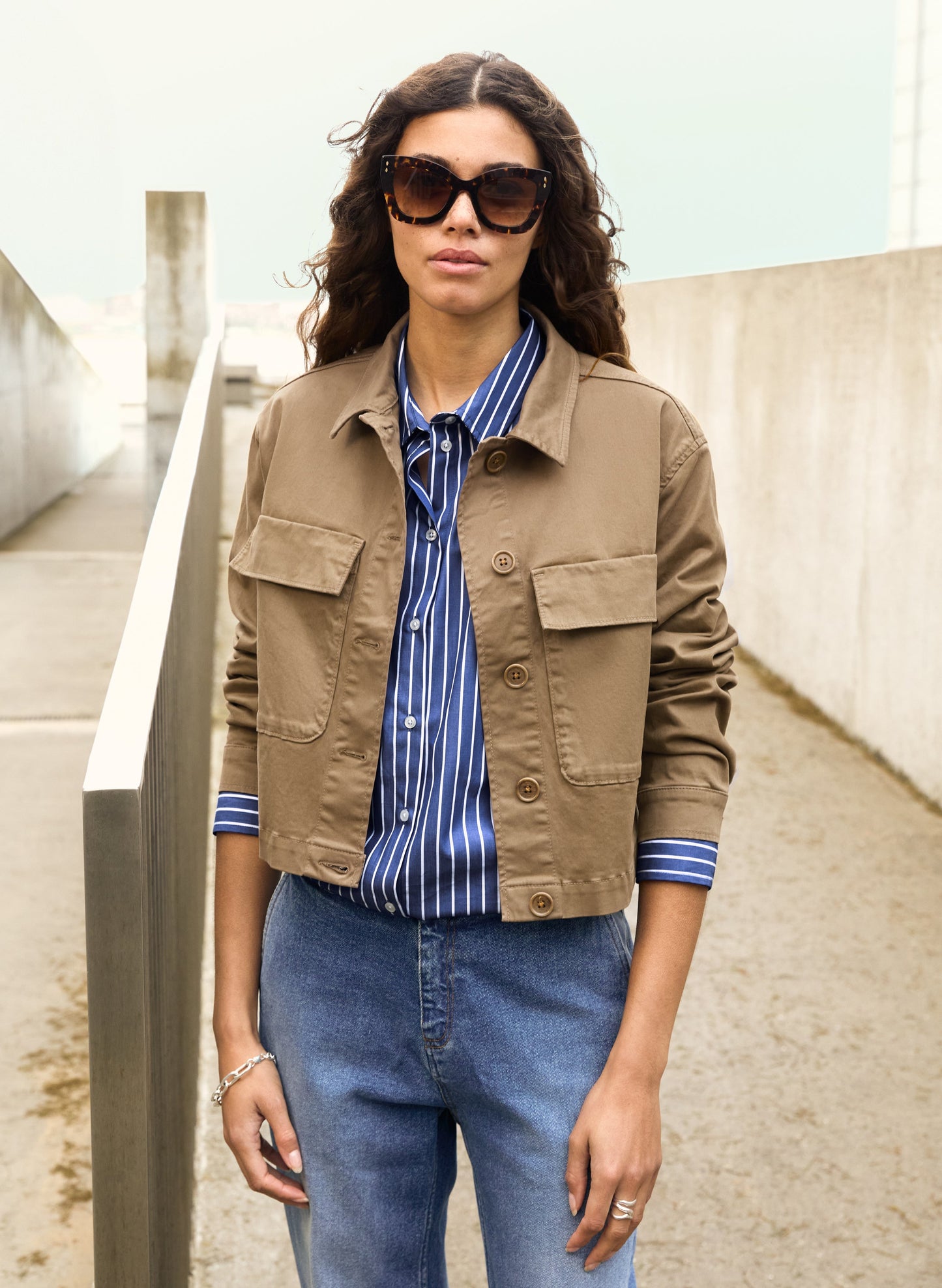 Nata Organic Cotton Cropped Jacket / Taupe