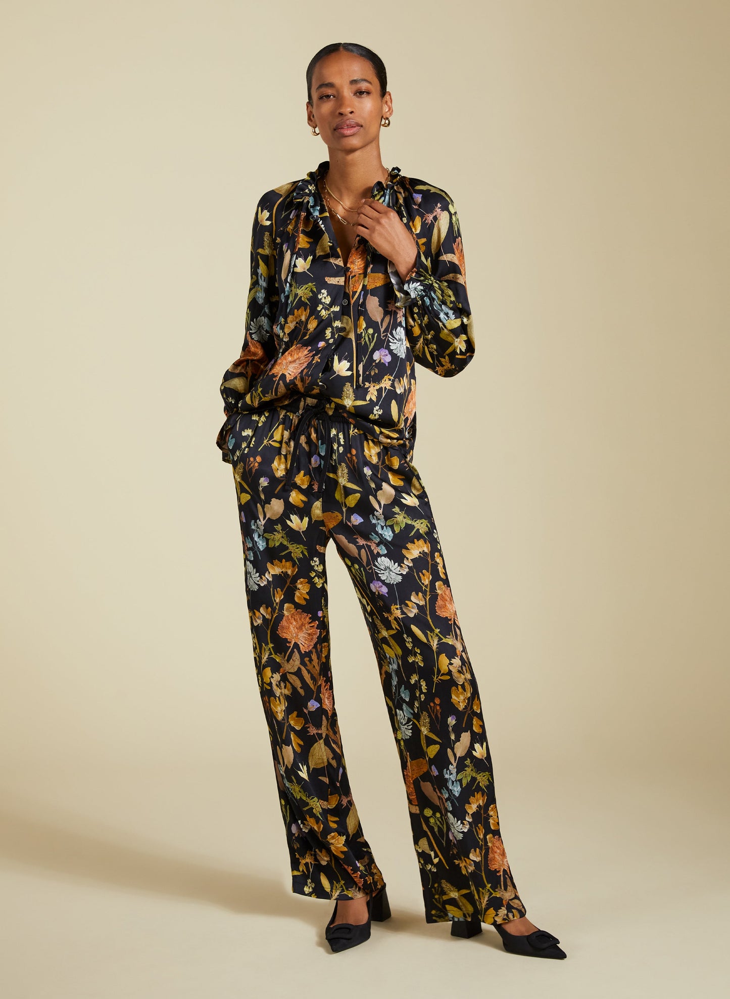 Mandy Printed Satin Trousers / Black Botanical