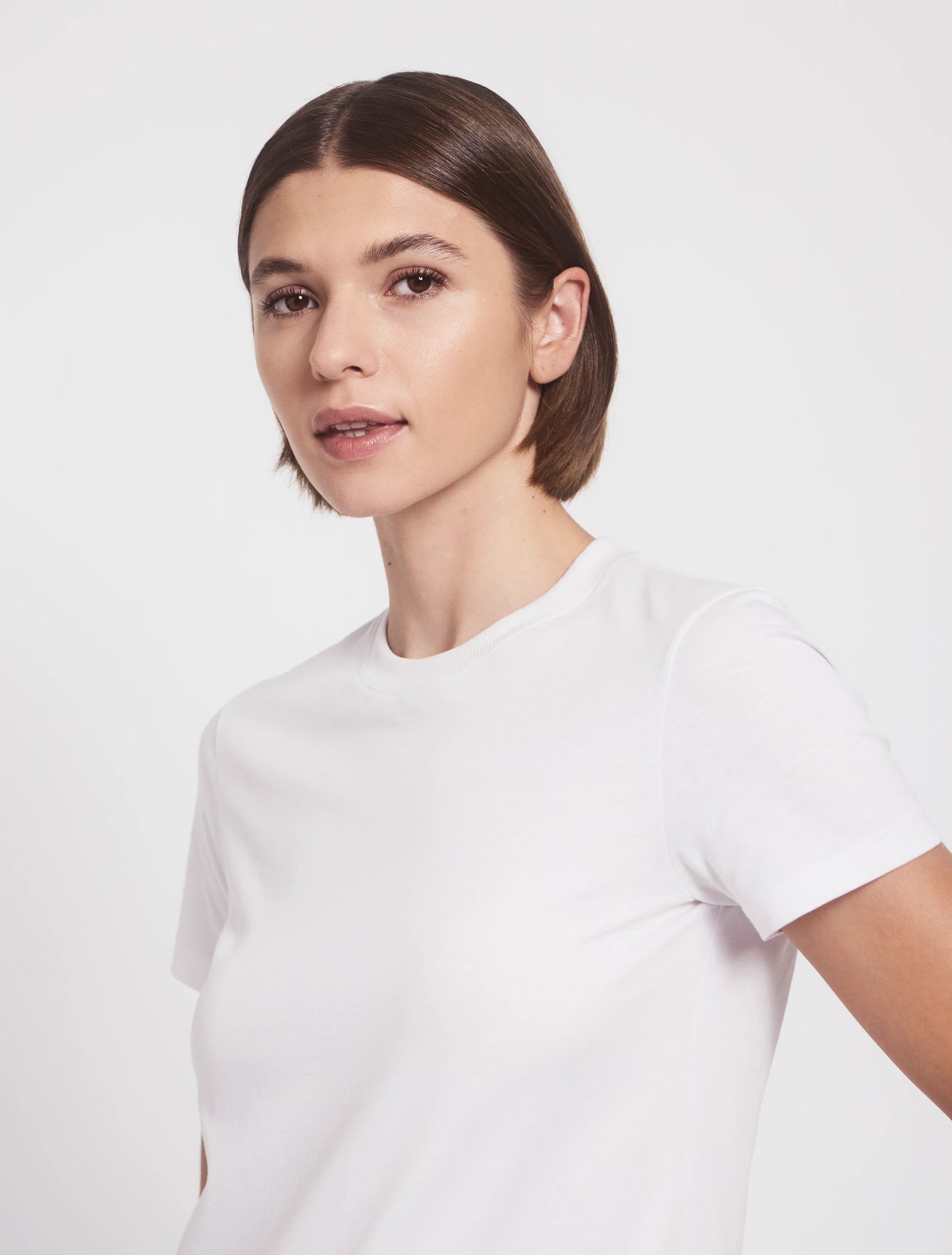 Lightweight Cotton fitted T-Shirt in White - Organic