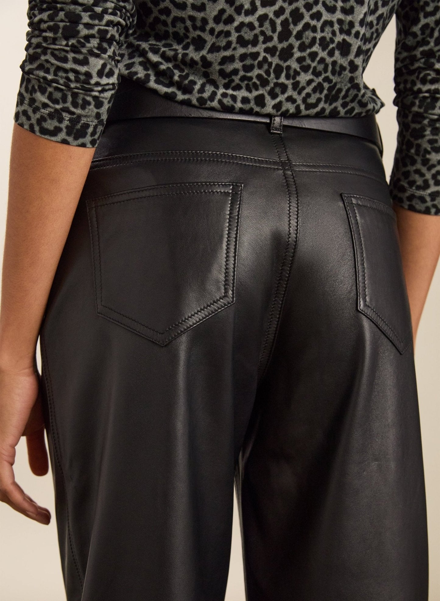 Esin Leather Barrel Leg Trousers / Caviar Black