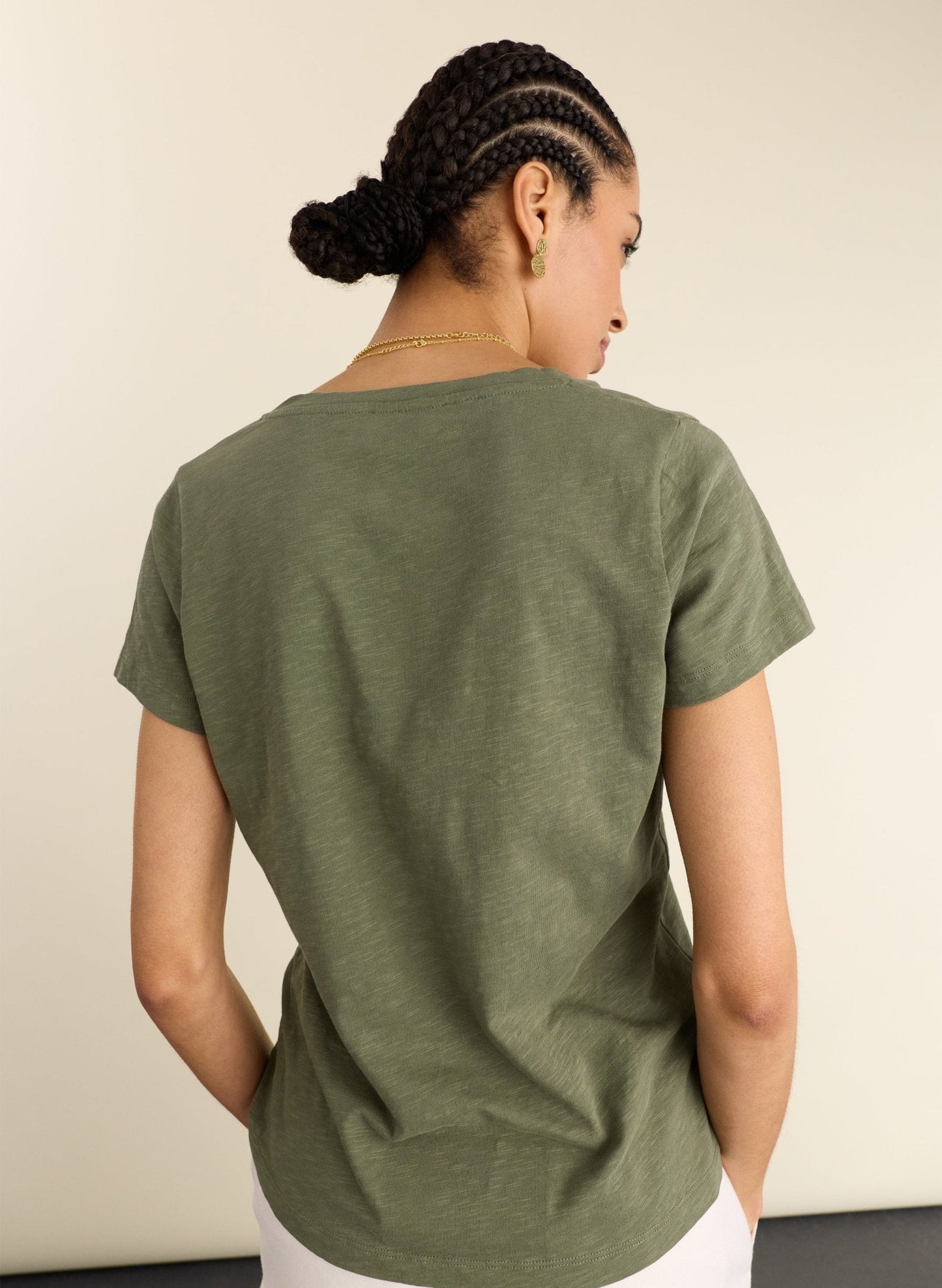Hanorah Organic V-Neck Tee / Light Khaki