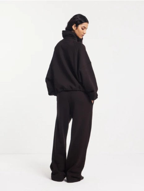 Straight Leg Sweatpant in Bitter Chocolate