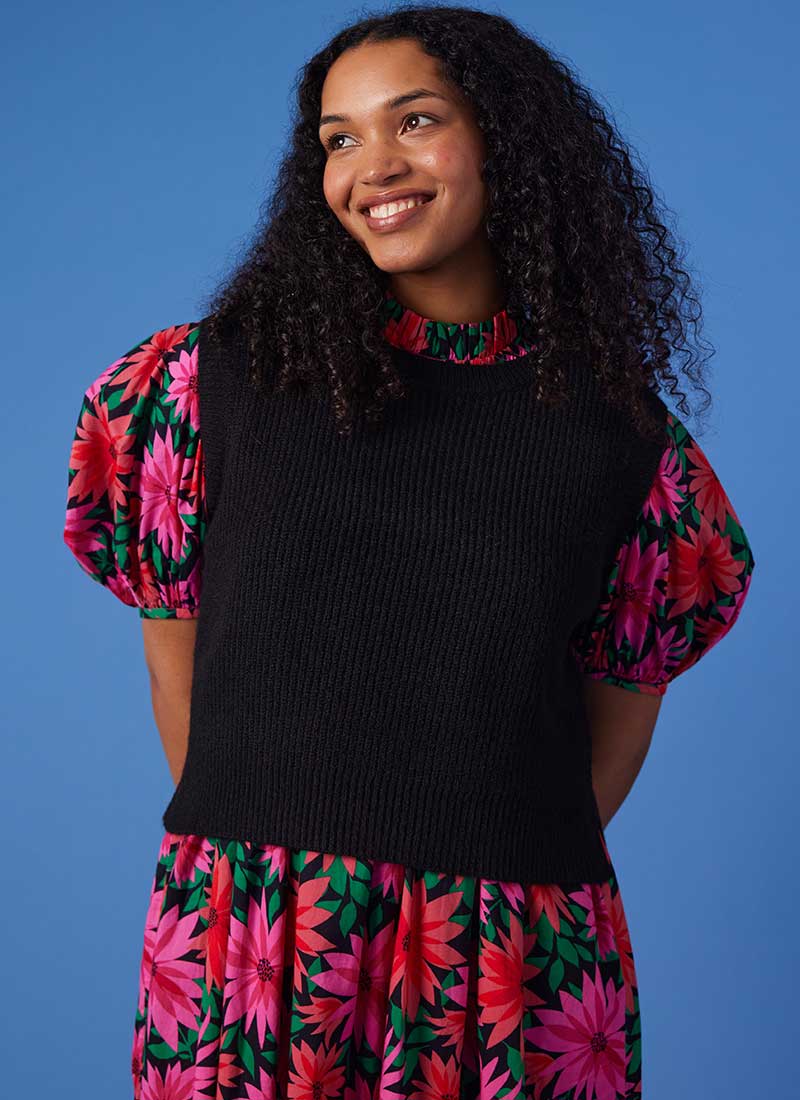 Tanya Round Neck Cardigan Stitch Tank Top - Black