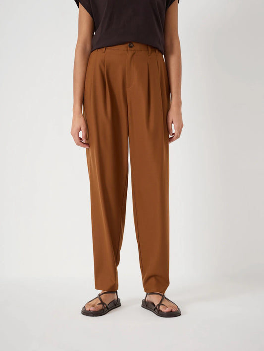 Noa Wool Blend Tapered Leg Trousers - Rust Brown