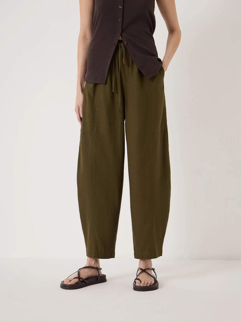 Tovi Linen Blend Barrel Leg Trousers - Army Olive
