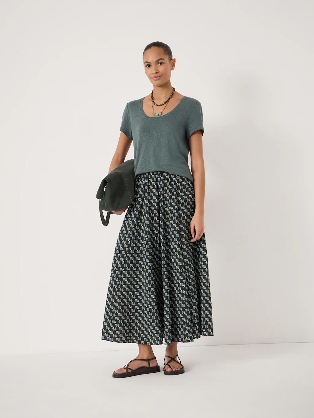 Briar Linen Blend Scoop Neck T-Shirt - Sage Green