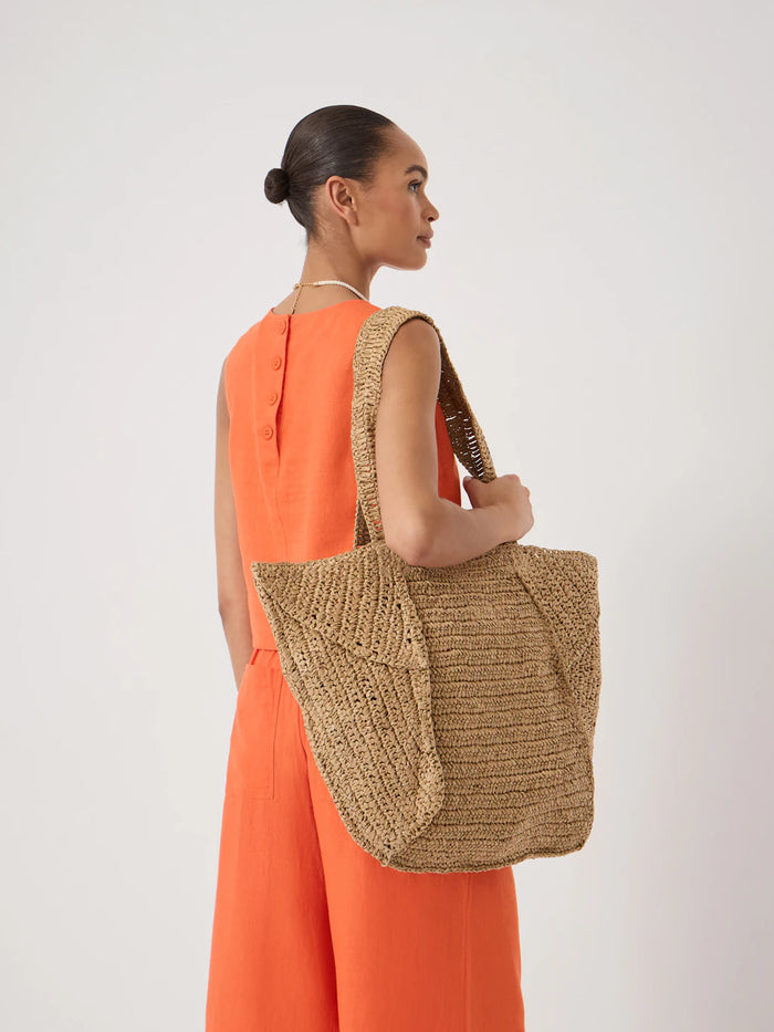 Raffia tote bag.