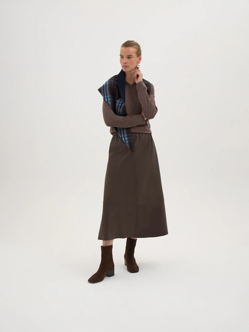 Hols High V Neck Long Sleeve Top - Mid Brown Marl