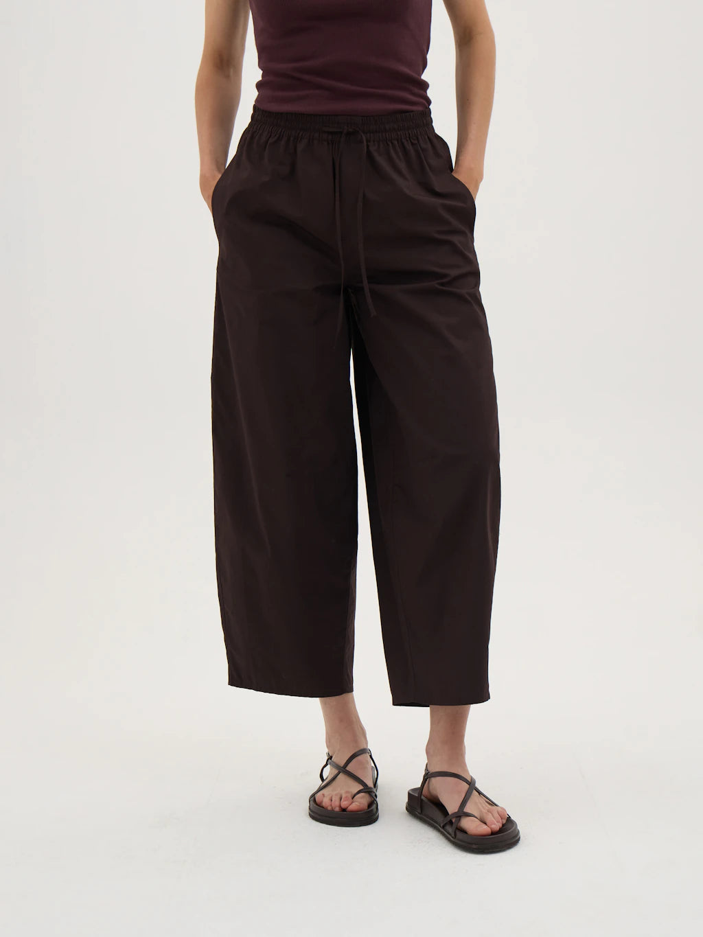 Juno Pull On Laundered Cotton Barrel Leg Trousers - Dark Brown