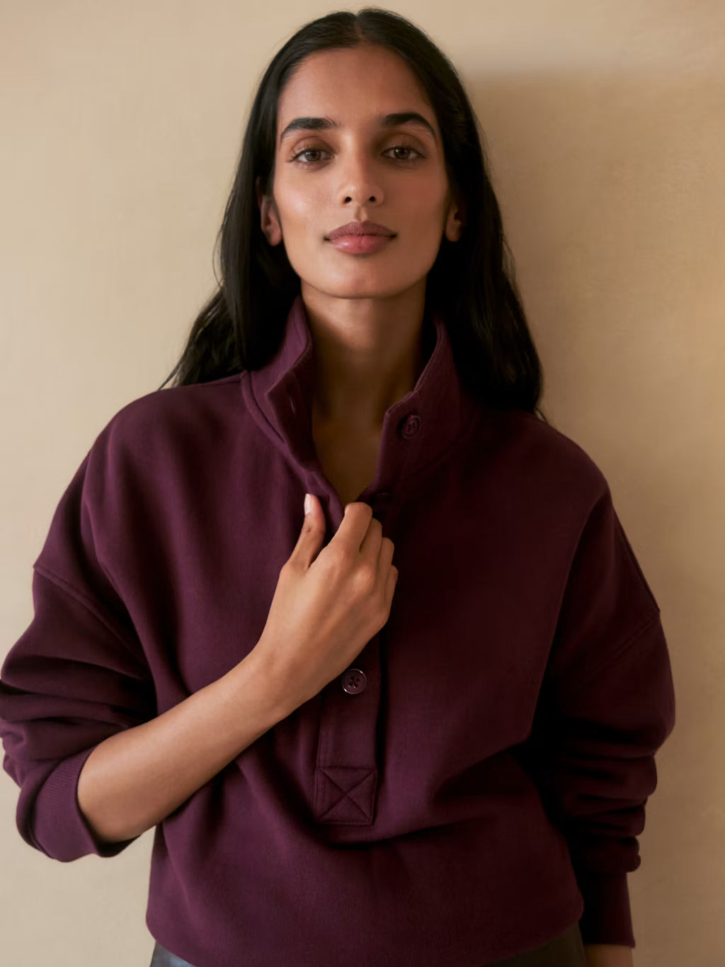Wine red collared cotton sweatshirt.