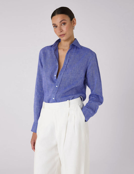Linen shirt in lapis blue.