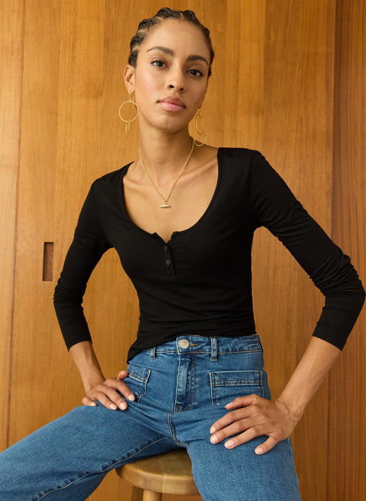 Isla Scoop Neck Henley Top / Caviar Black