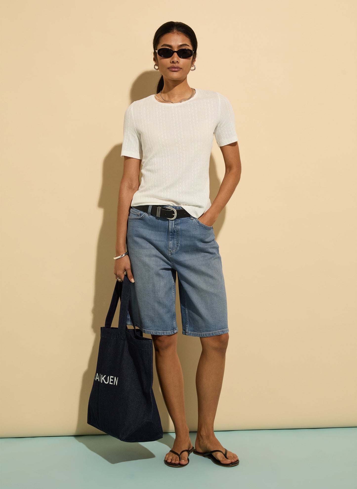 Britney Organic Cotton Stretch Denim Shorts / Light Indigo