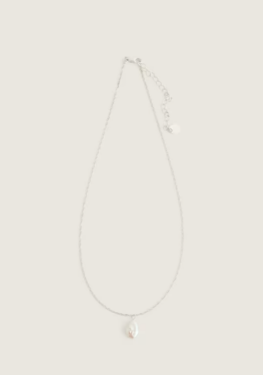 Valency Freshwater Pearl Pendant Necklace