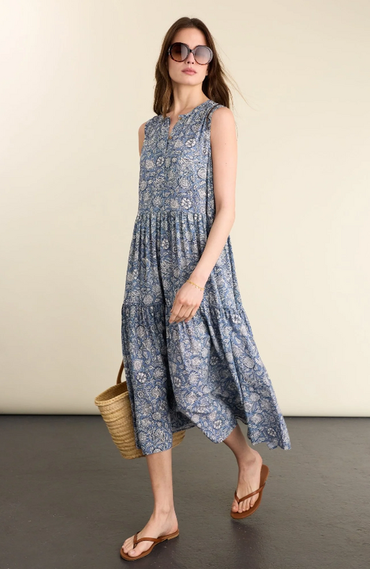 Sleeveless lenzing ecovero midi dress in blue denim print.