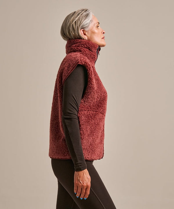 73 Zero Boxy Fleece Gilet - Rose Garnet