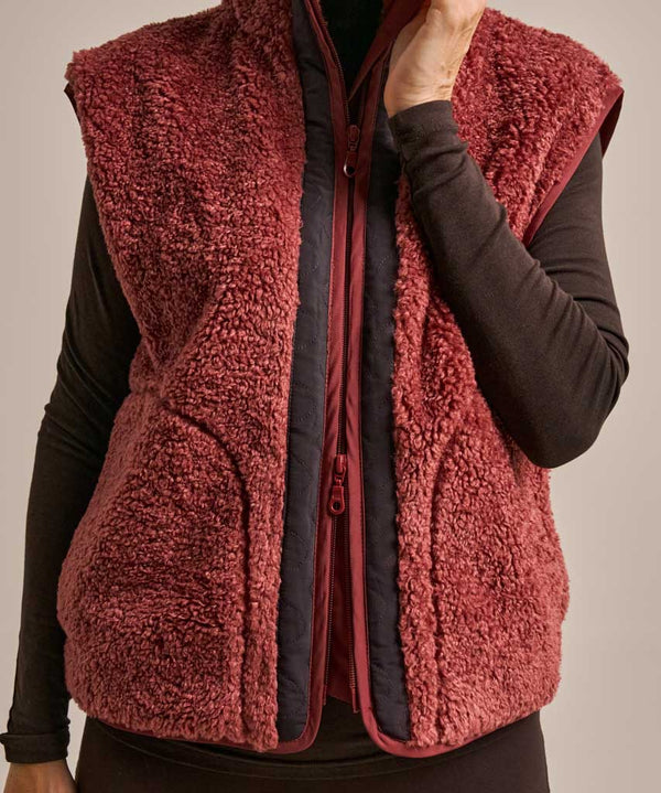 73 Zero Boxy Fleece Gilet - Rose Garnet