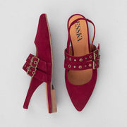 Bags, shoes, sunglasses, hats, scarves and jewellery for the Autumn colour season.