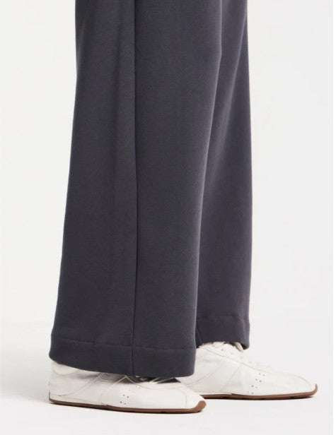 Straight Leg Sweatpant in Magnet