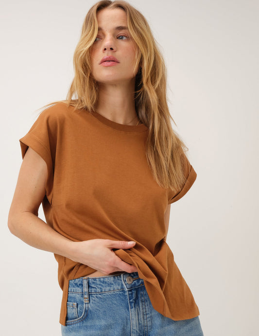 Camel organic cotton cap sleeve t-shirt.
