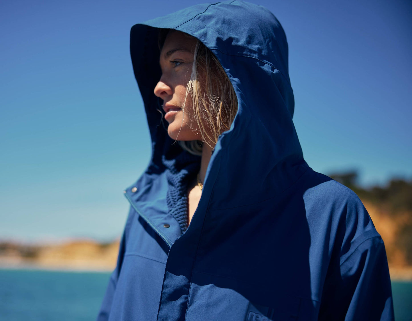 Women's Pursuit Waterproof Lightweight Changing Robe Jacket-Ocean Blue