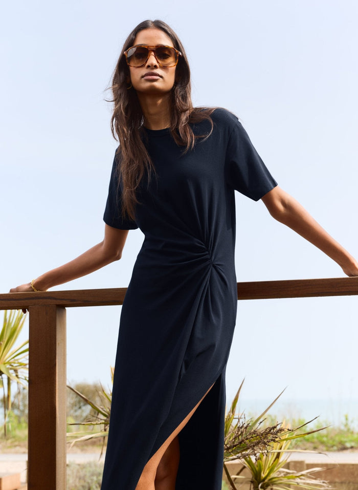 Navy blue t-shirt dress in organic cotton.