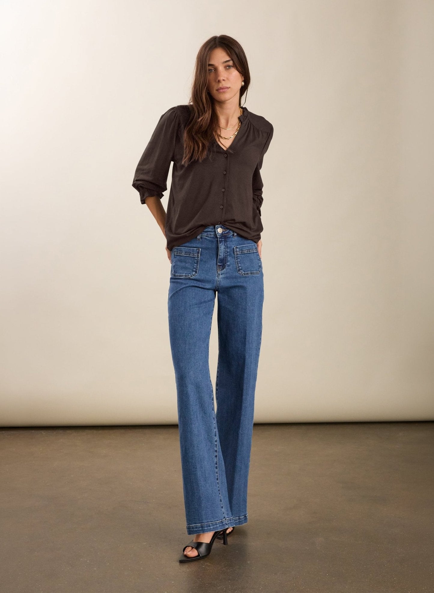 Annie Ruffle Collar Blouse / Dark Chocolate