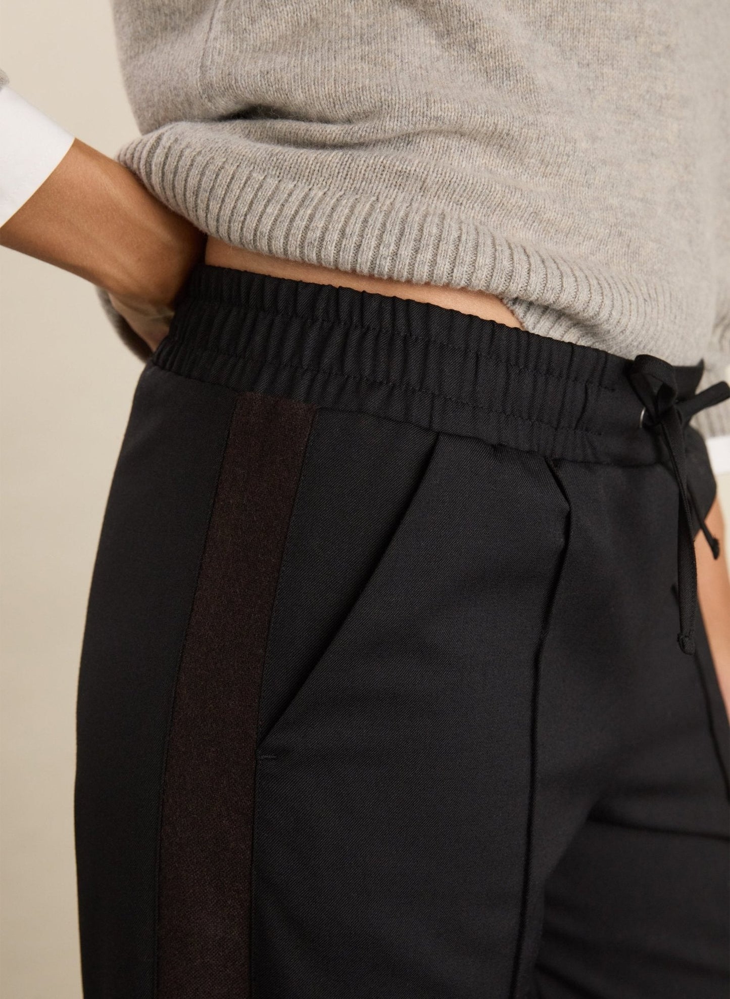 Donna Wool Blend Side Stripe Wide Leg Trousers / Caviar Black & Chocolate