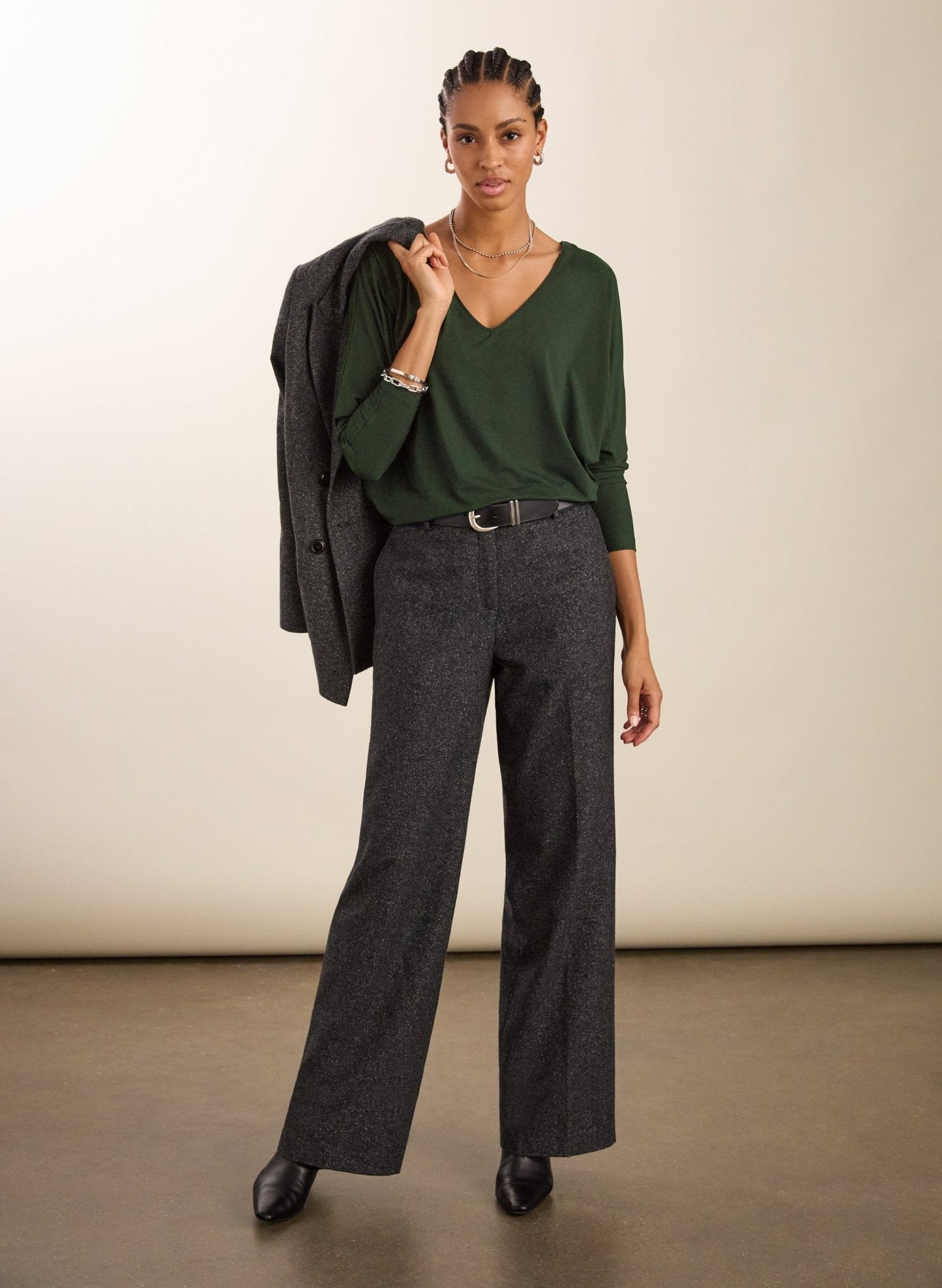 Ella Relaxed V-Neck Top / Khaki