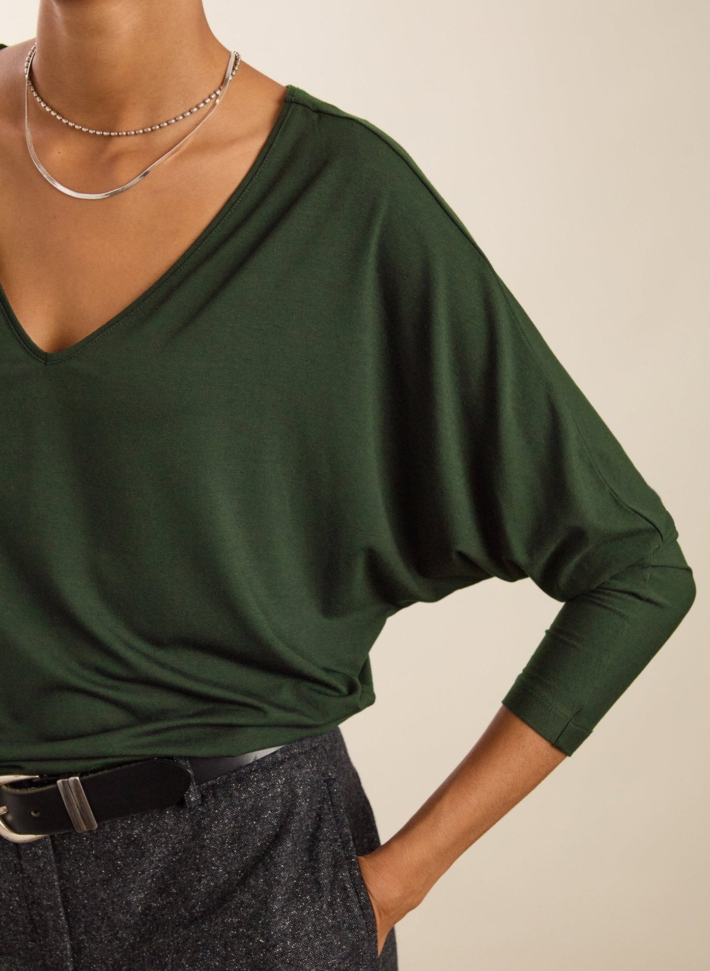 Ella Relaxed V-Neck Top / Khaki