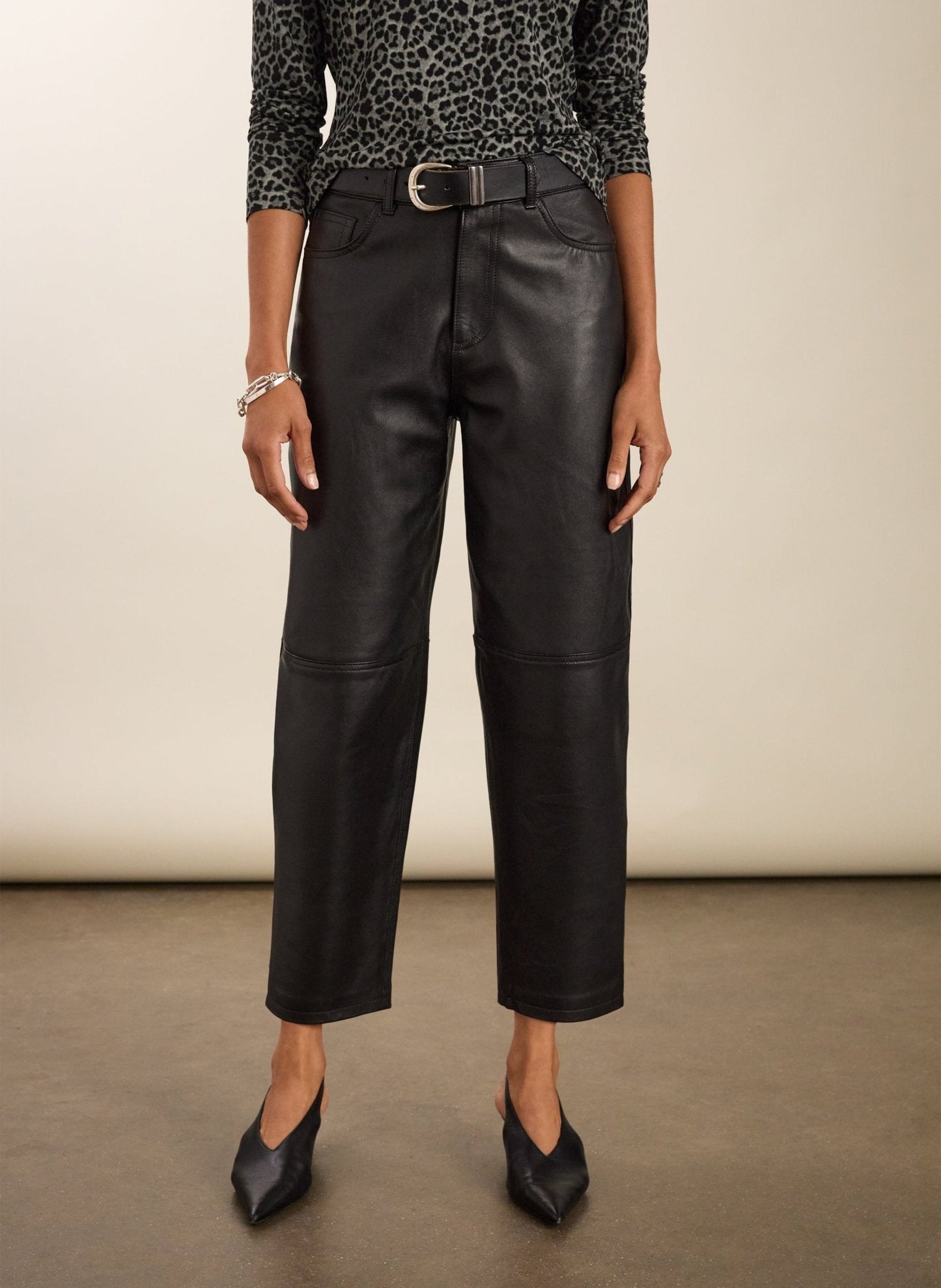 Esin Leather Barrel Leg Trousers / Caviar Black