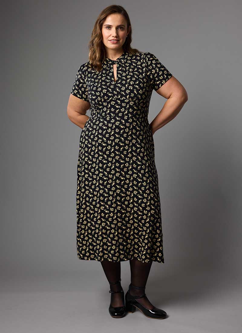 JoanieClothing Eugine Keyhole Neckline Jersey Midi Dress (Black)