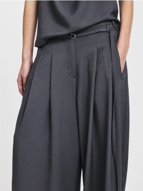 Evie Wide Leg Trouser in Magnet