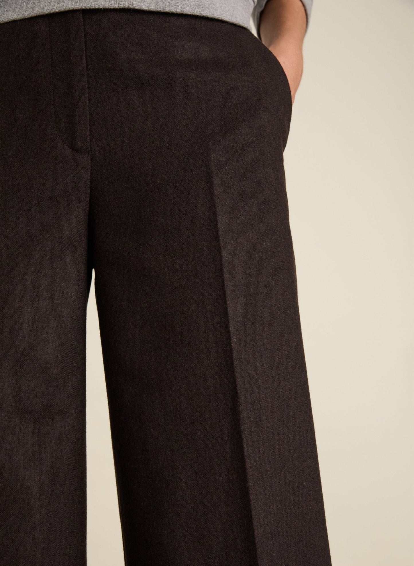 Gilma Wool Blend Wide Crop Trousers / Dark Chocolate