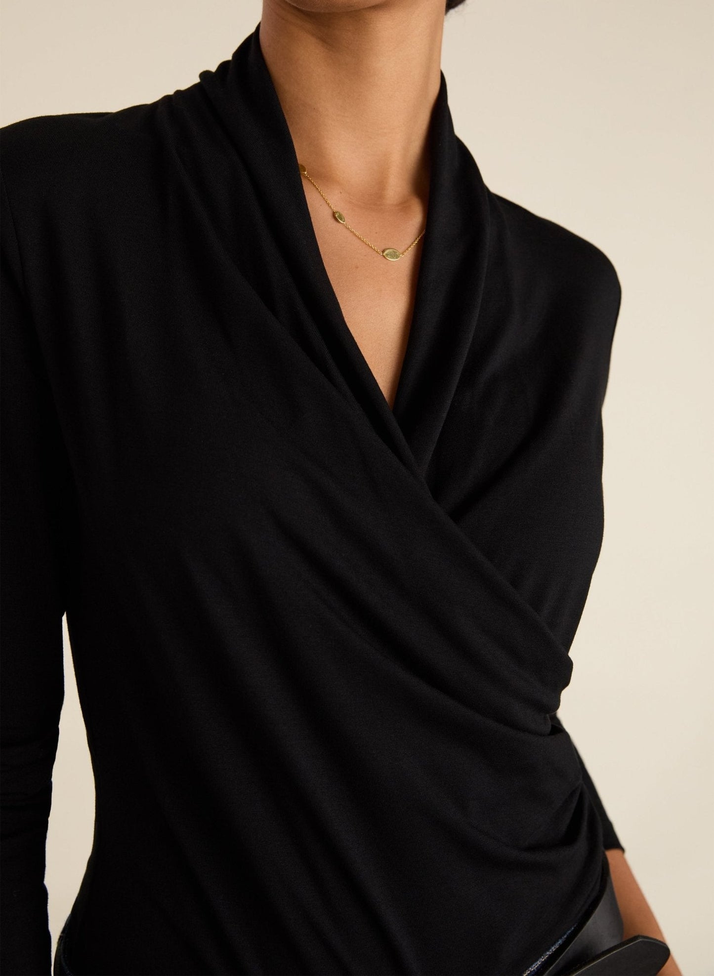 Gylda Wrap Top / Caviar Black
