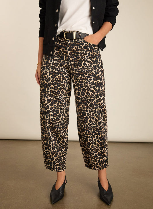 Kelsey Organic Cotton Stretch Denim Printed Barrel Jeans / Brown Leopard