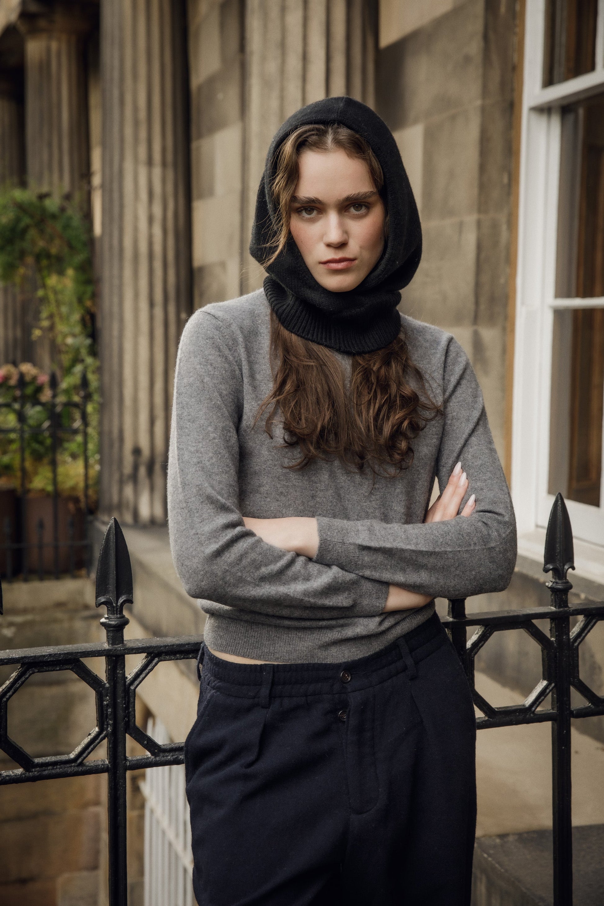 Cashmere knitted black hood by Kiltane.