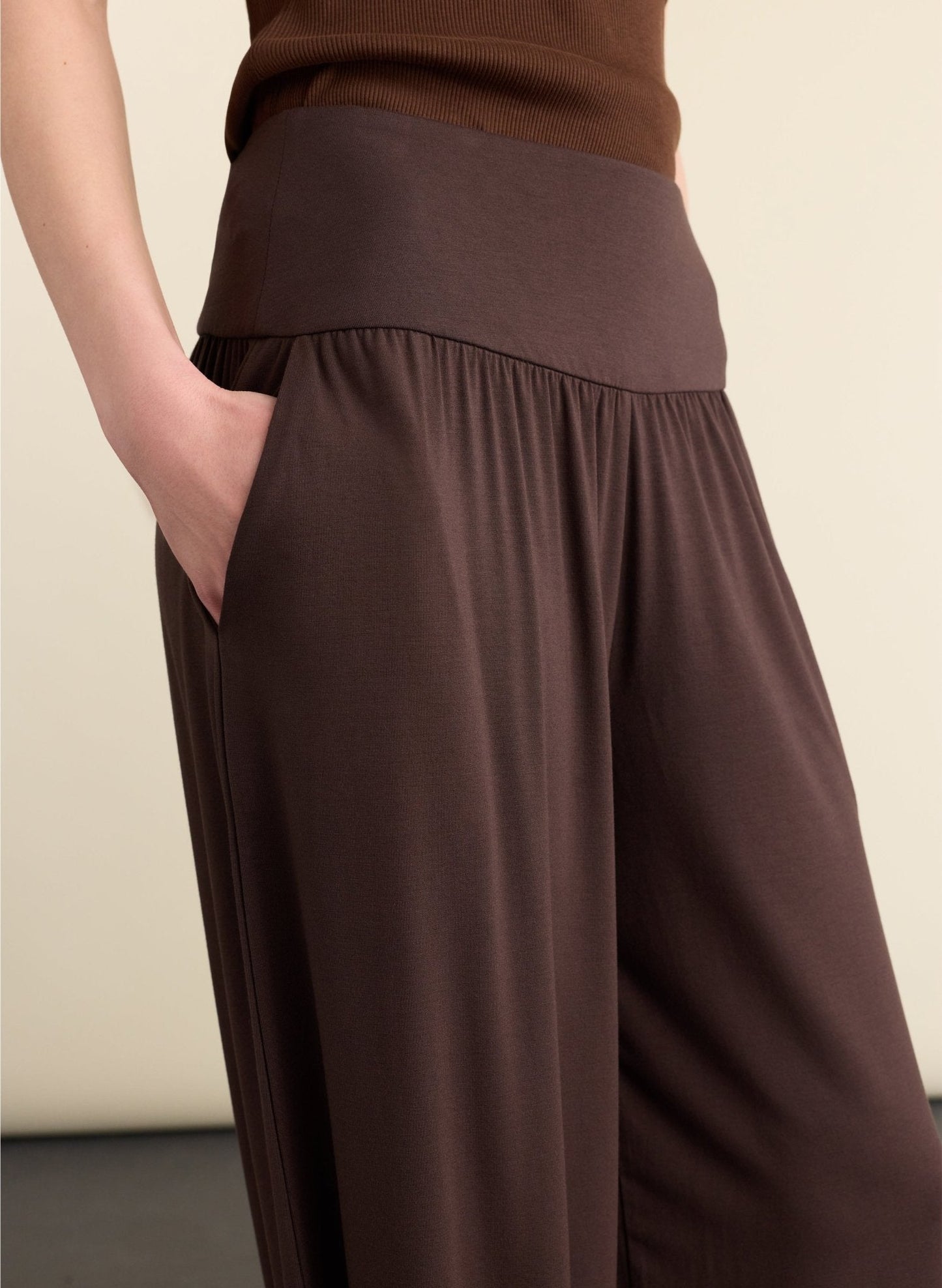 Otis Jersey Balloon Trousers - Dark Chocolate