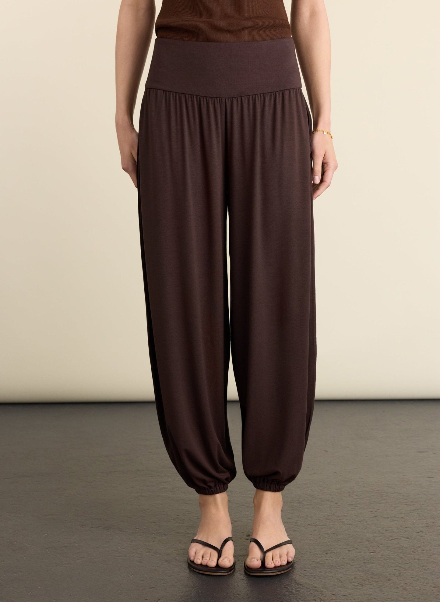 Otis Jersey Balloon Trousers - Dark Chocolate