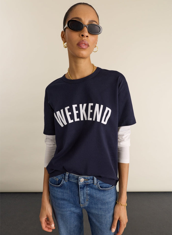 Navy blue layered t-shirt with "WEEKEND" slogan.