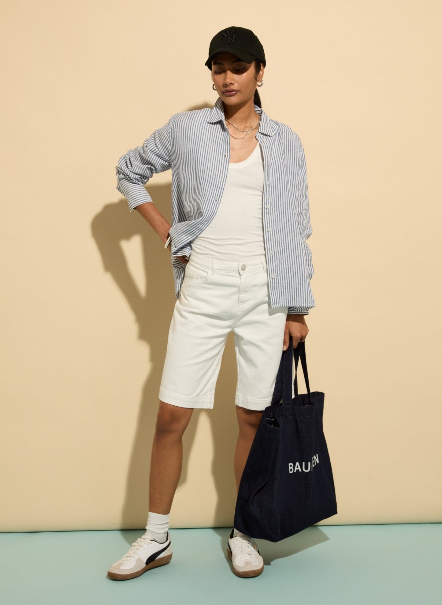 Winfrey Organic Cotton Stretch Denim Shorts / Soft White