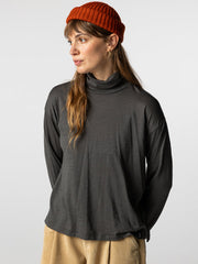 Warm Autumn activewear shopping collection.